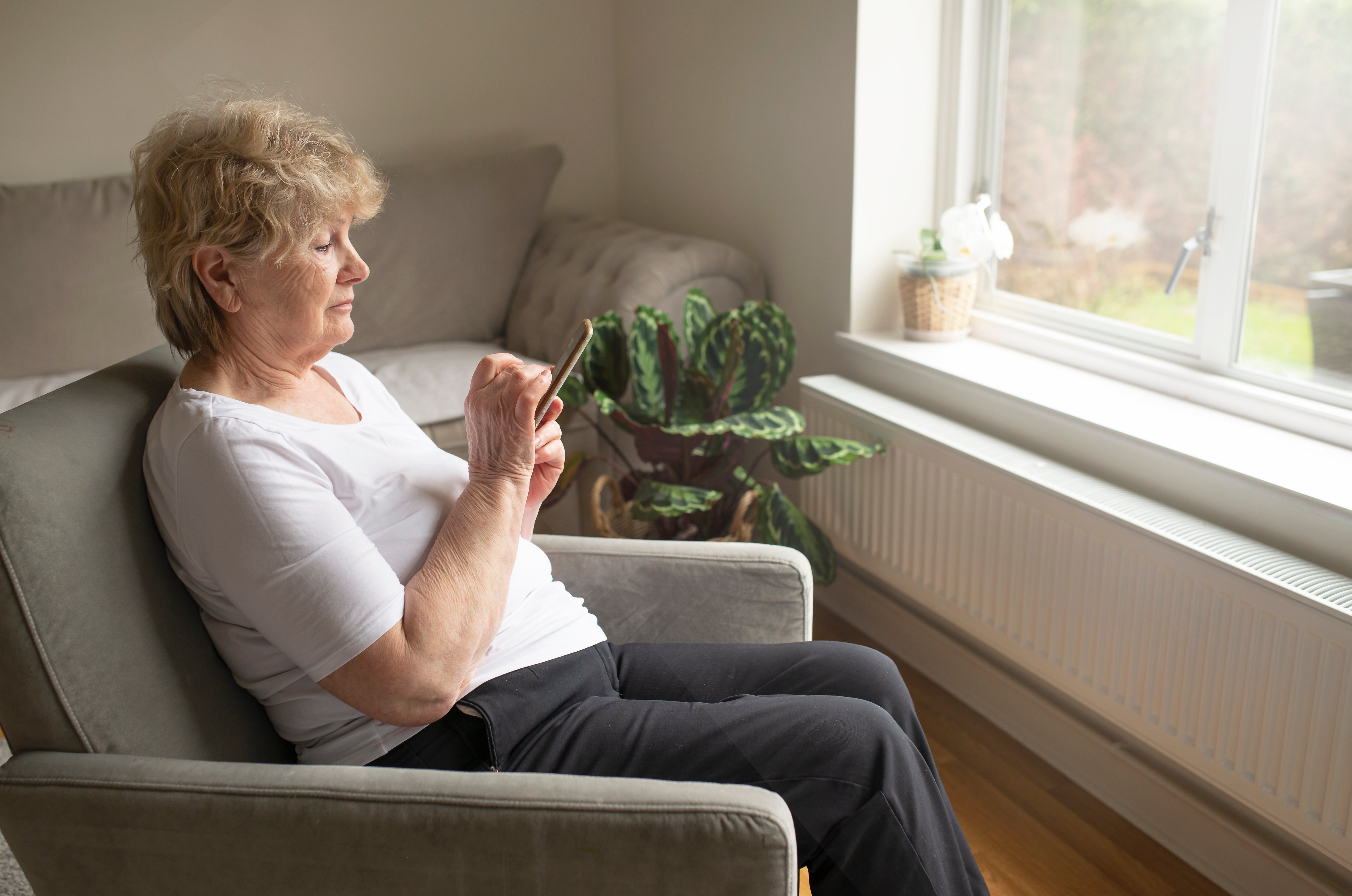 AdobeStock_609771732-Choosing Incontinence Products Blog